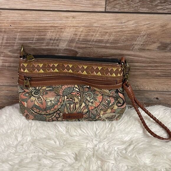 SAKROOTS Floral Wristlet Purse Handbag Braided Strap 10” W x 6 1/2”L - Picture 2 of 7